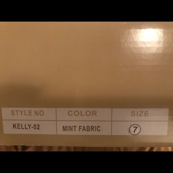 Mint green studded heels size 7 - Picture 7 of 7